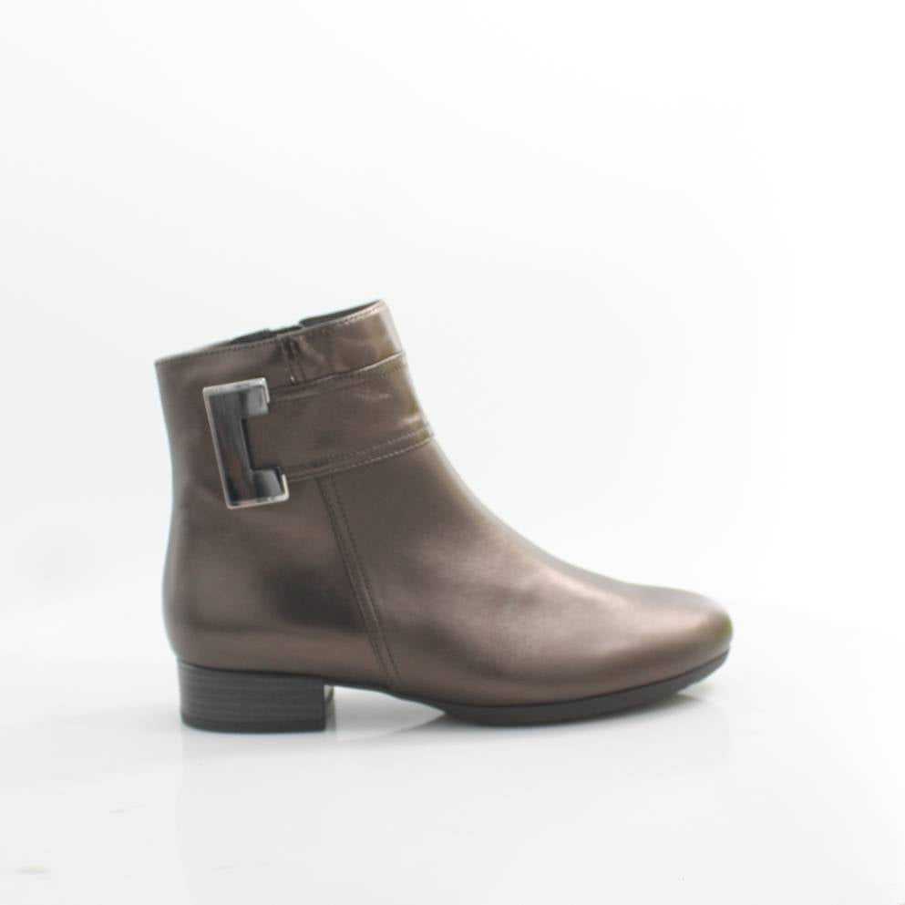 52.712 GABOR BOOTS