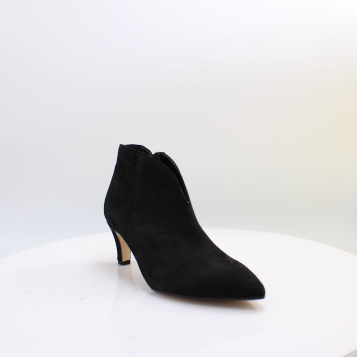 8017.01 GABOR BOOTS 26