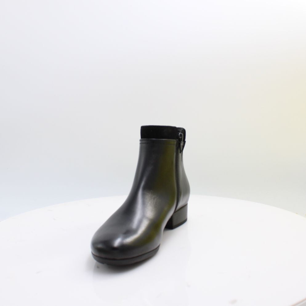 8031.02 GABOR BOOTS 26