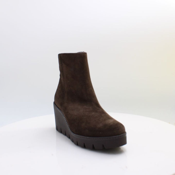 8045.01 GABOR BOOTS 26