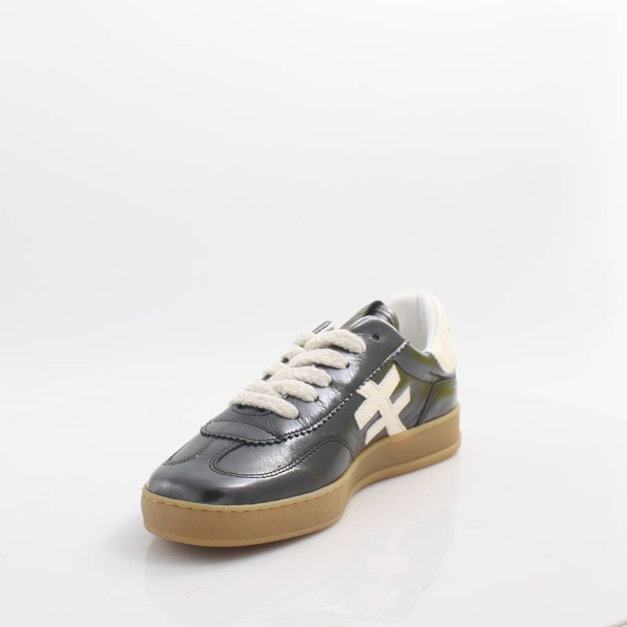 A032 ANOTHER TREND TRAINERS