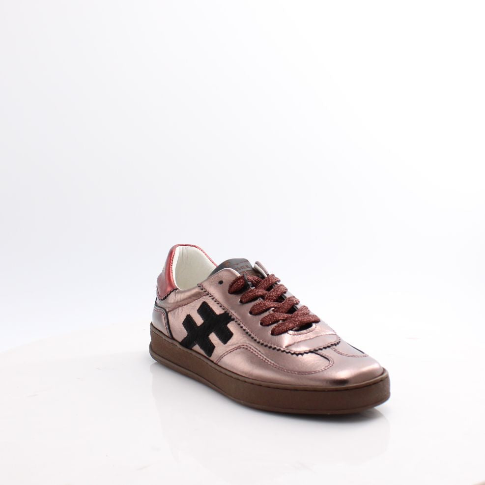 A032 ANOTHER TREND TRAINERS