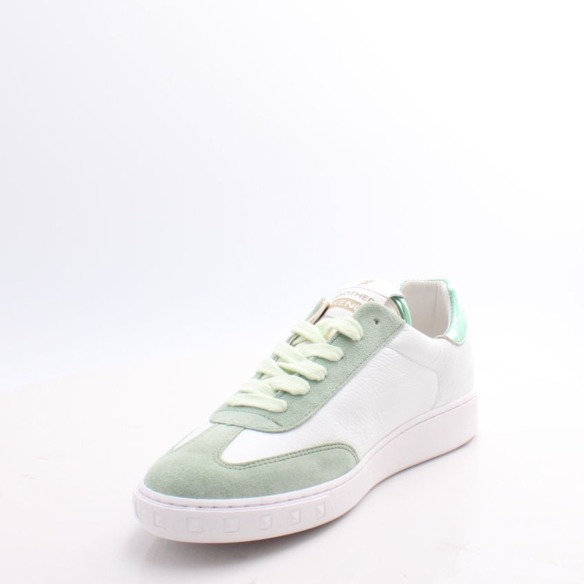 A038 ANOTHER TREND TRAINERS