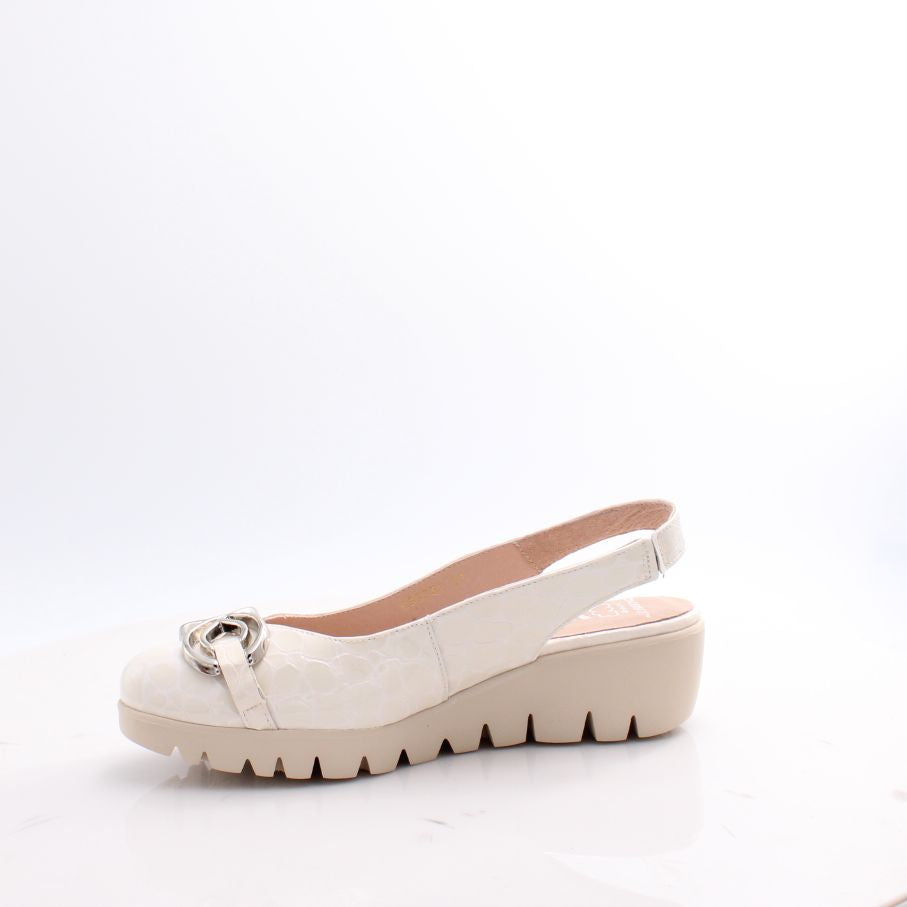 C-33331 WONDERS SHOES