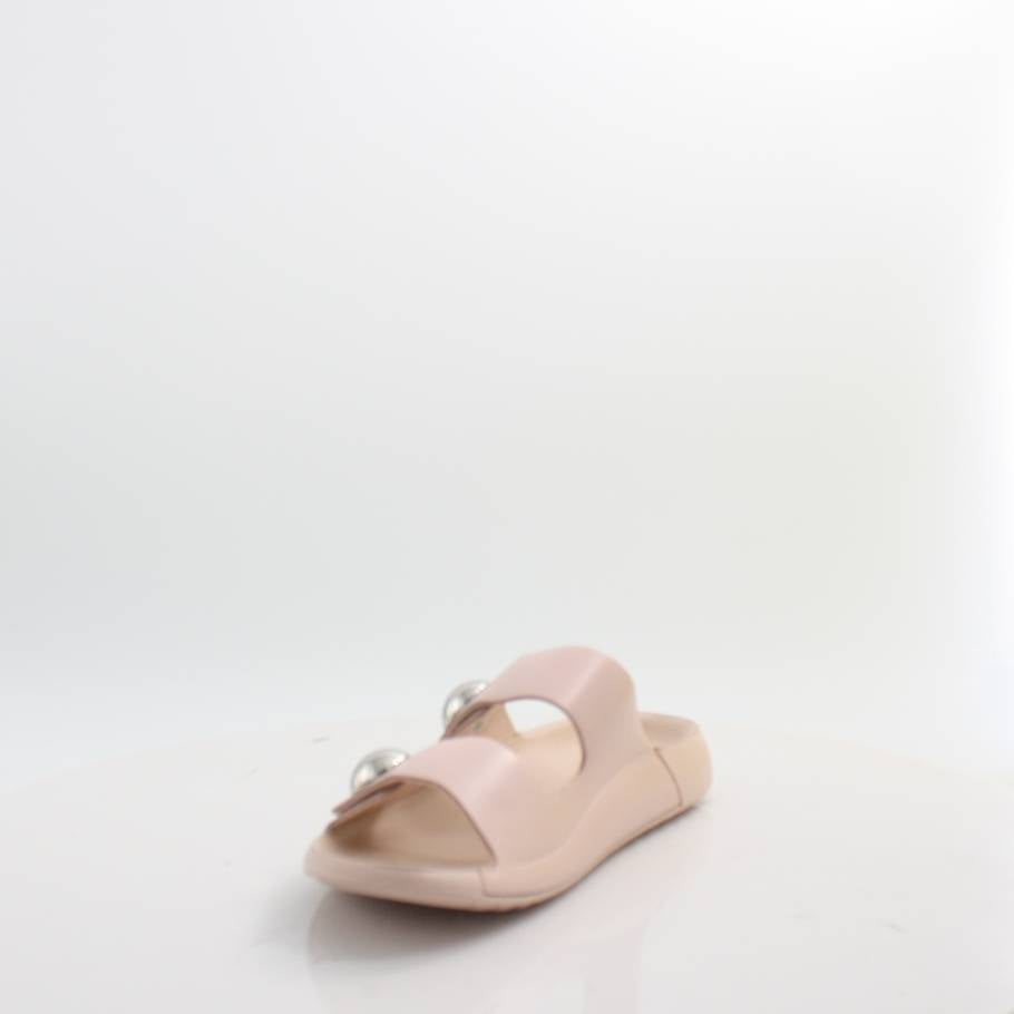 206833 COZMO W SANDALS