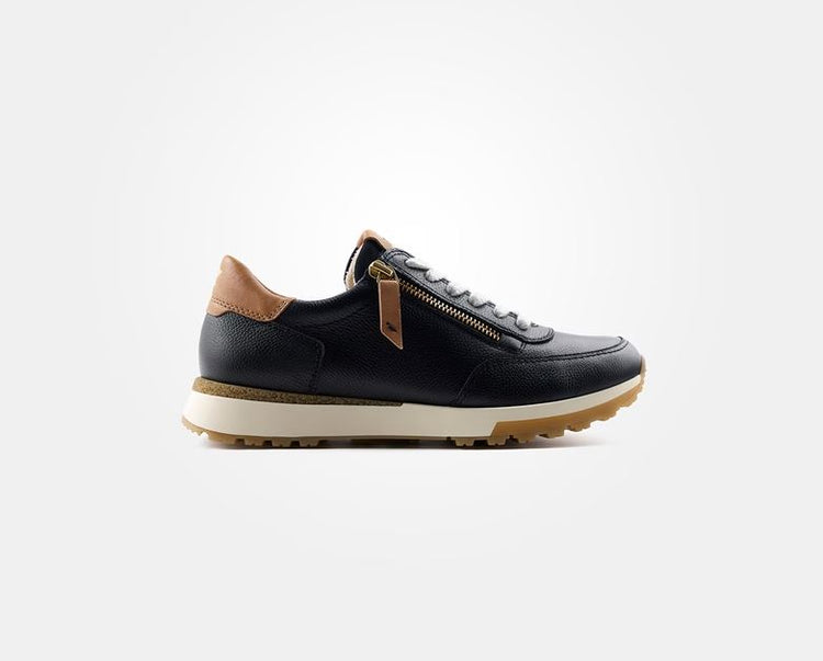 02 BLACK