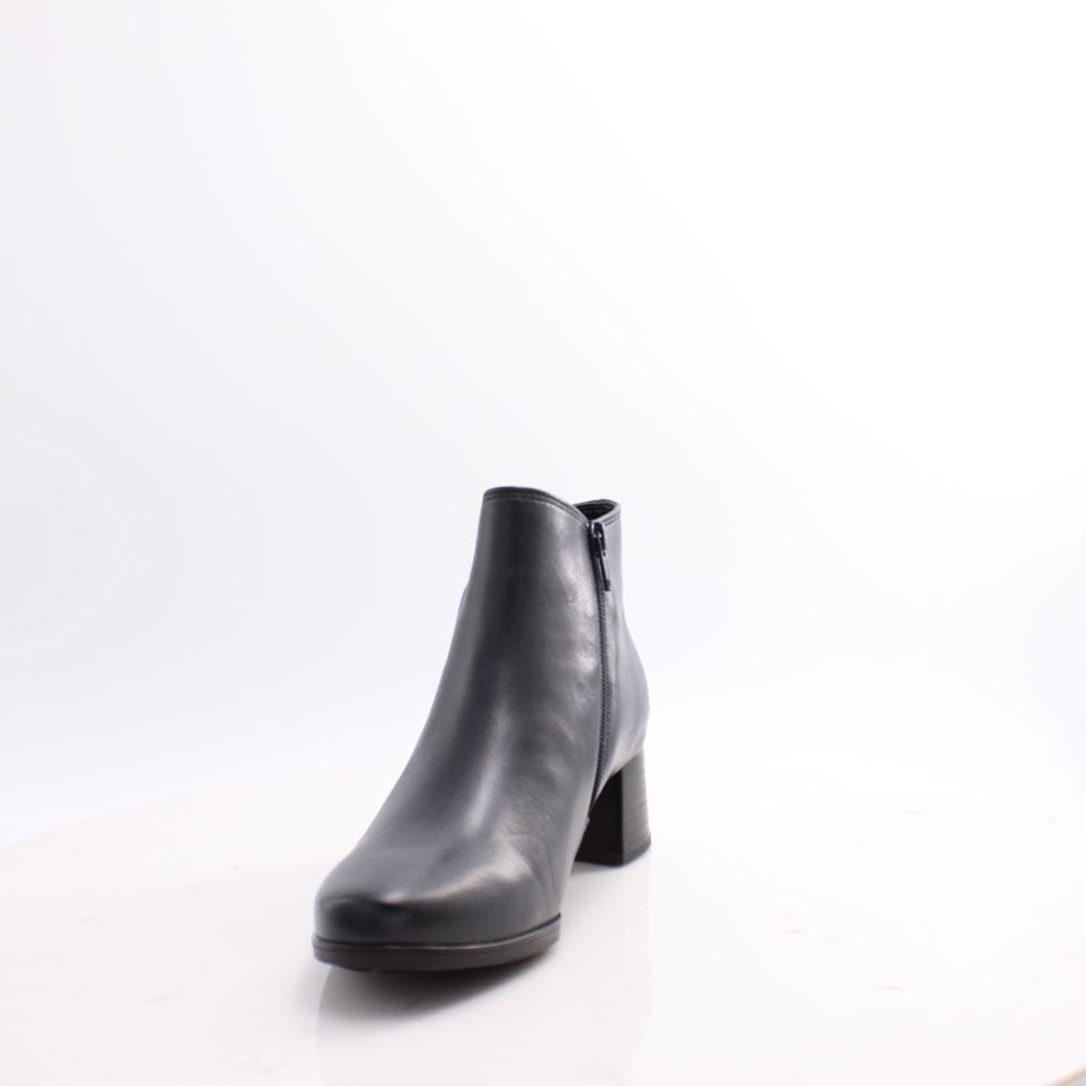 72.827 GABOR BOOTS 25