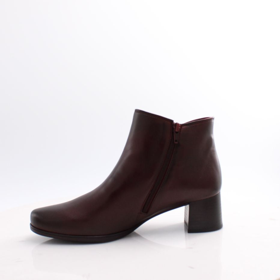 72.827 GABOR BOOTS 25