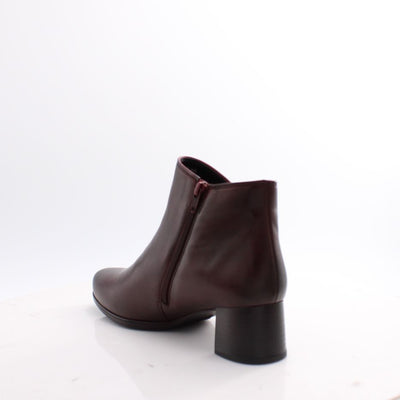 72.827 GABOR BOOTS 25