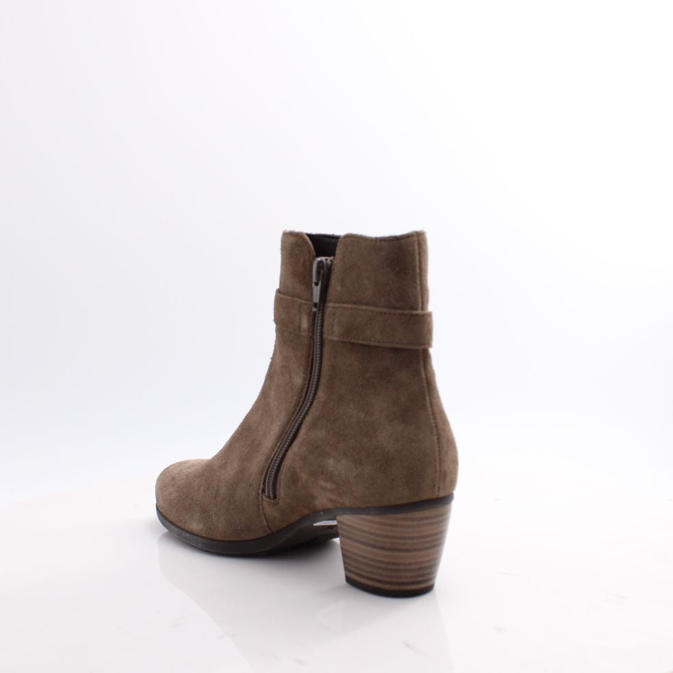 75.523 GABOR BOOTS 25