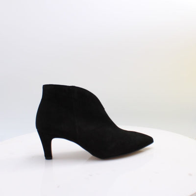 8017.01 GABOR BOOTS 26