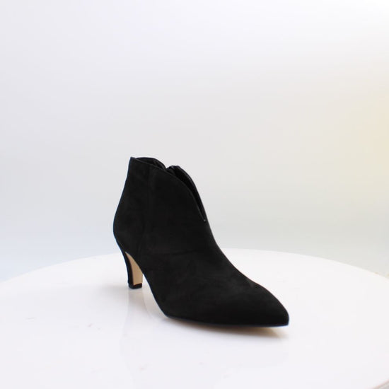 8017.01 GABOR BOOTS 26