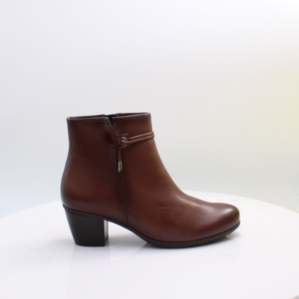 8029.01 GABOR BOOTS 26