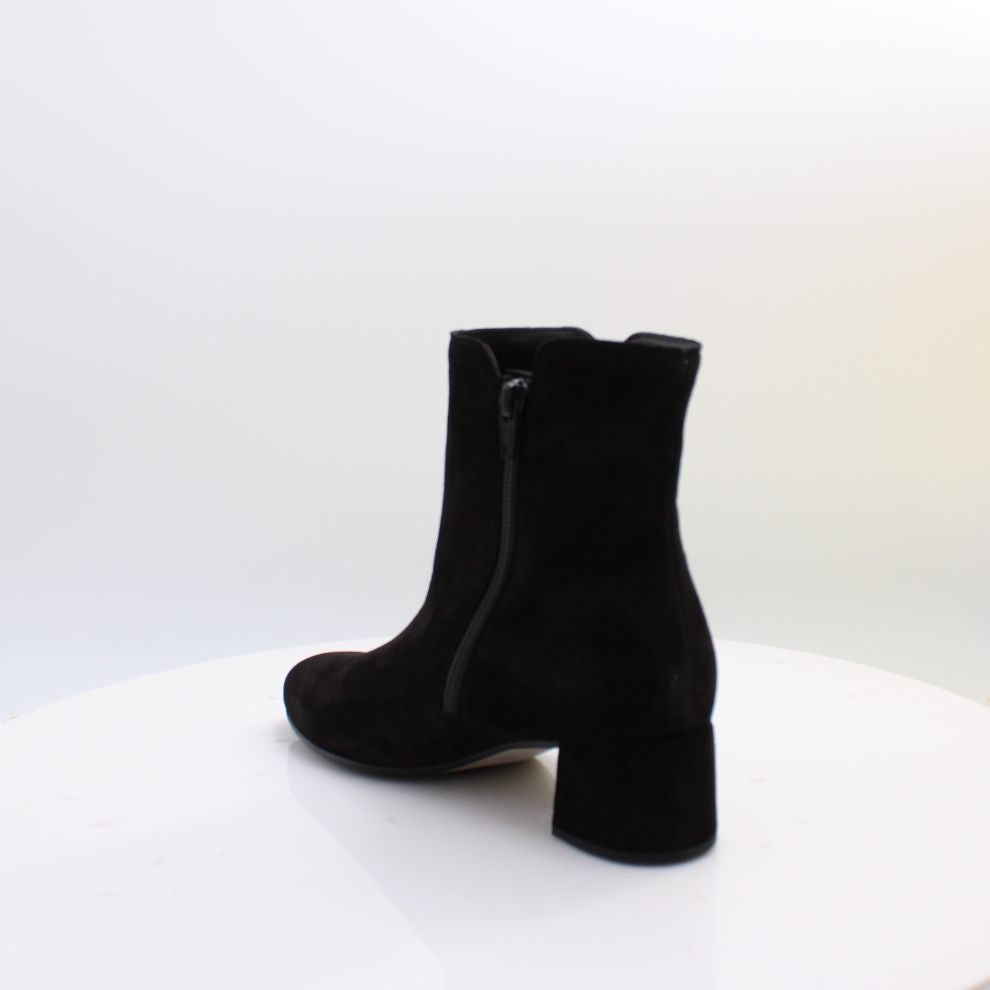 8036.01 GABOR BOOTS 26