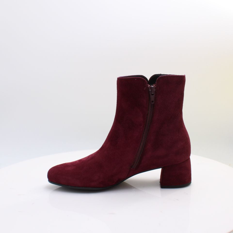 8036.01 GABOR BOOTS 26