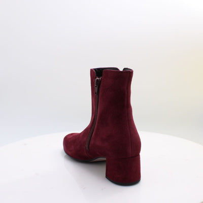 8036.01 GABOR BOOTS 26