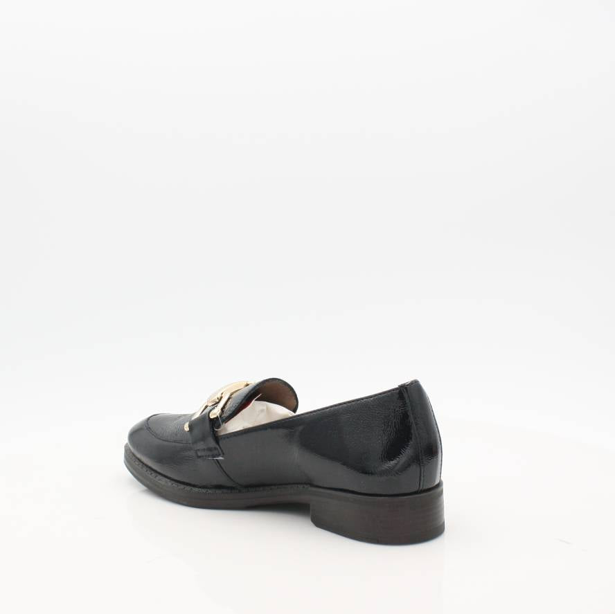 A-7252 WONDERS SHOES