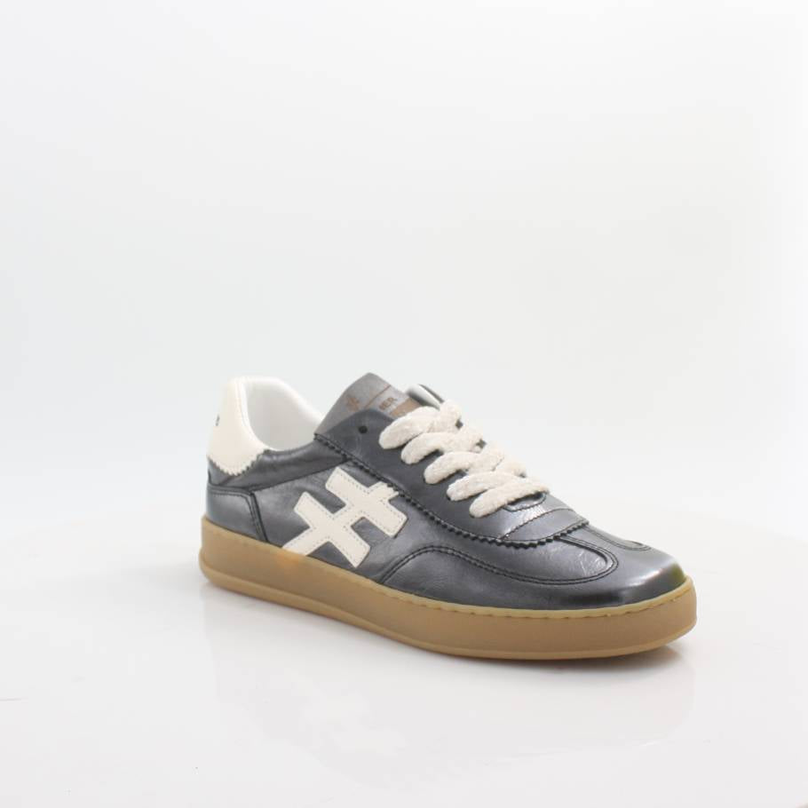 A032 ANOTHER TREND TRAINERS