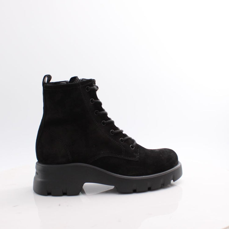 038 BLACK SUEDE