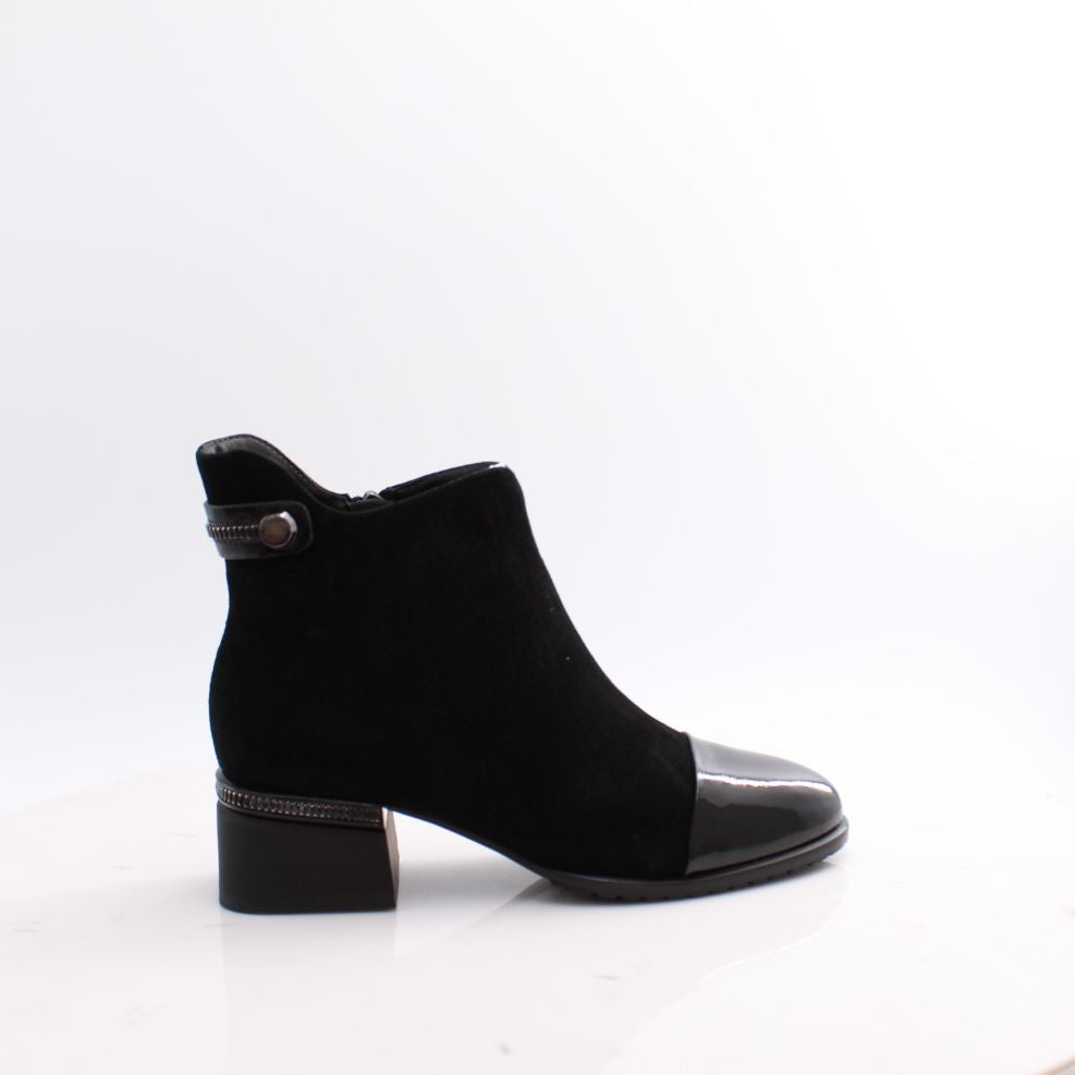 C3865A LORETTA VITALE BOOTS 25