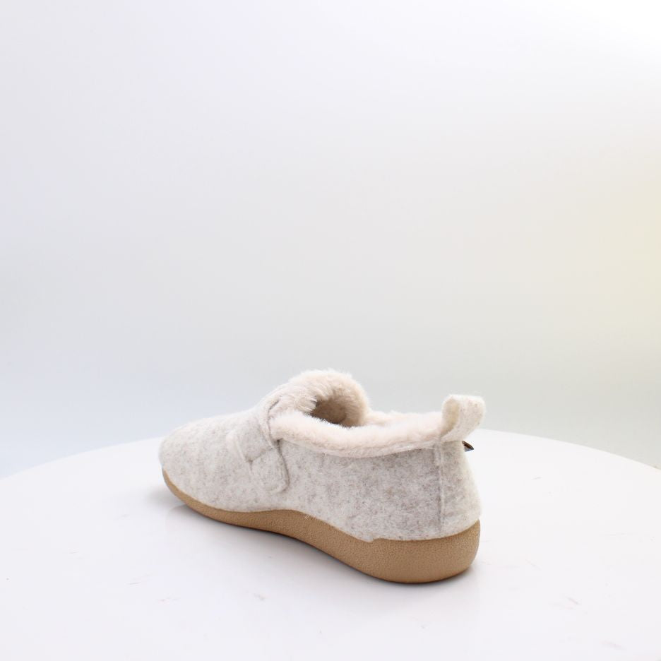 MONI TONI PONS SLIPPERS