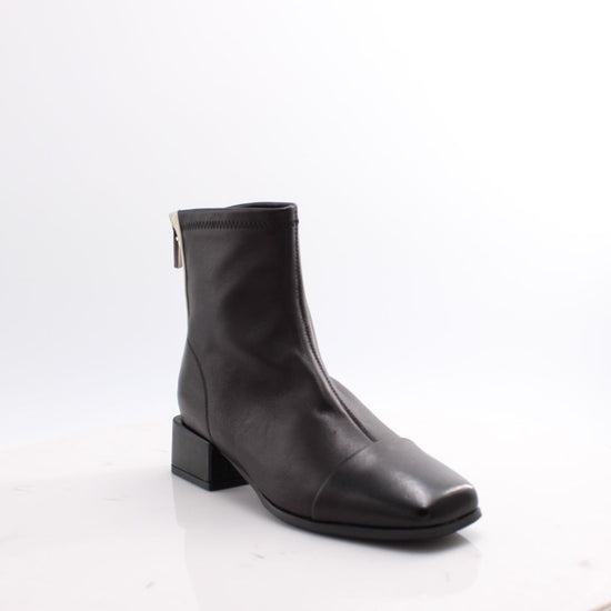 W5328B LORETTA VITALE 25